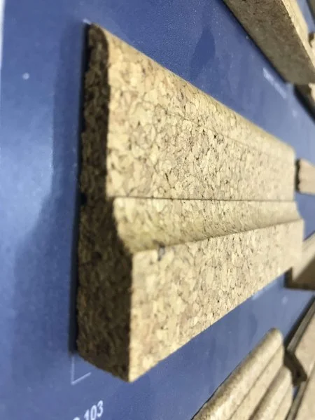 Плинтус пробковый ArtCorkDesing С 103 лакированный 12х65х910 мм в Тольятти