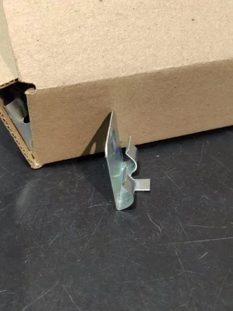 Клипсы к плинтусу MDF Bonkeel (50шт) в Тольятти