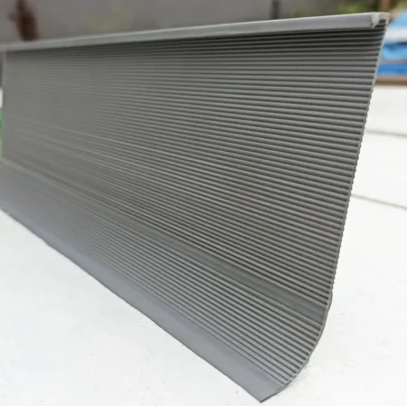 Коннелюрный односоставной плинтус Bonkeel Prof Серый (95х2700мм) в Тольятти