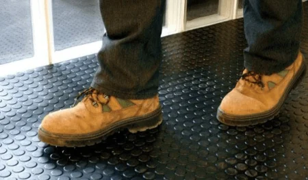 Противоскользящее резиновое покрытие Пятачки (1,2х10м) в Тольятти